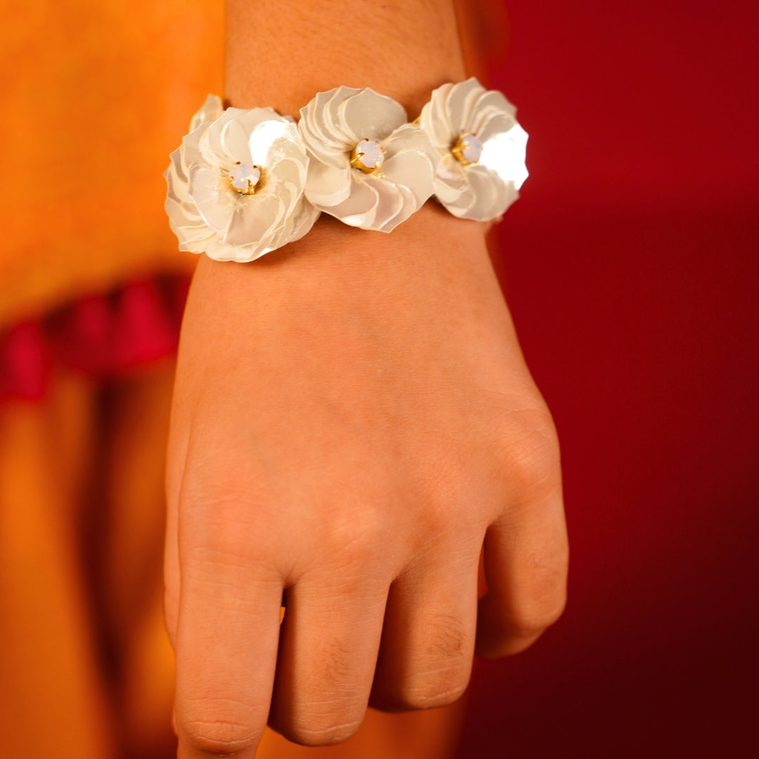 WHITE HAND BRACELET