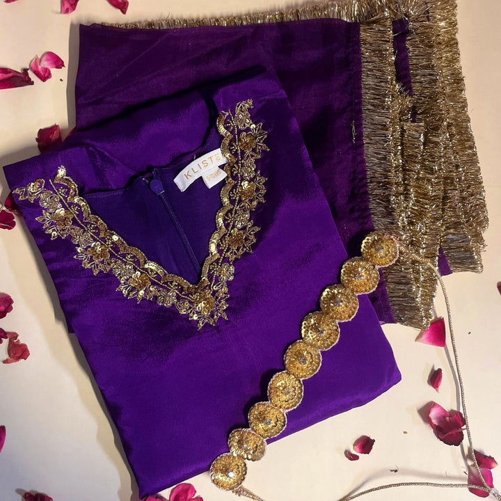Golden handmade choker with sequin work for girls pairing ethnic lehenga sharara in New York