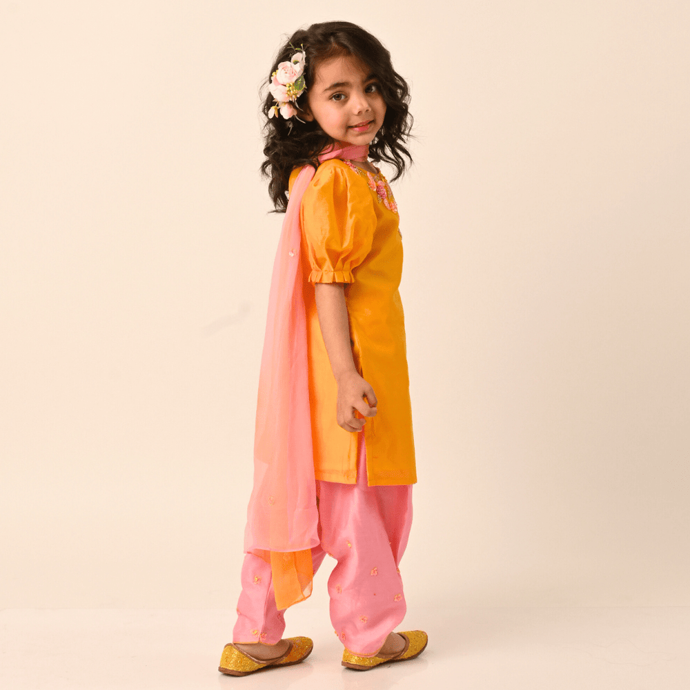 Customizable yellow suit salwar for girls for Eid celebrations in Hyderabad
