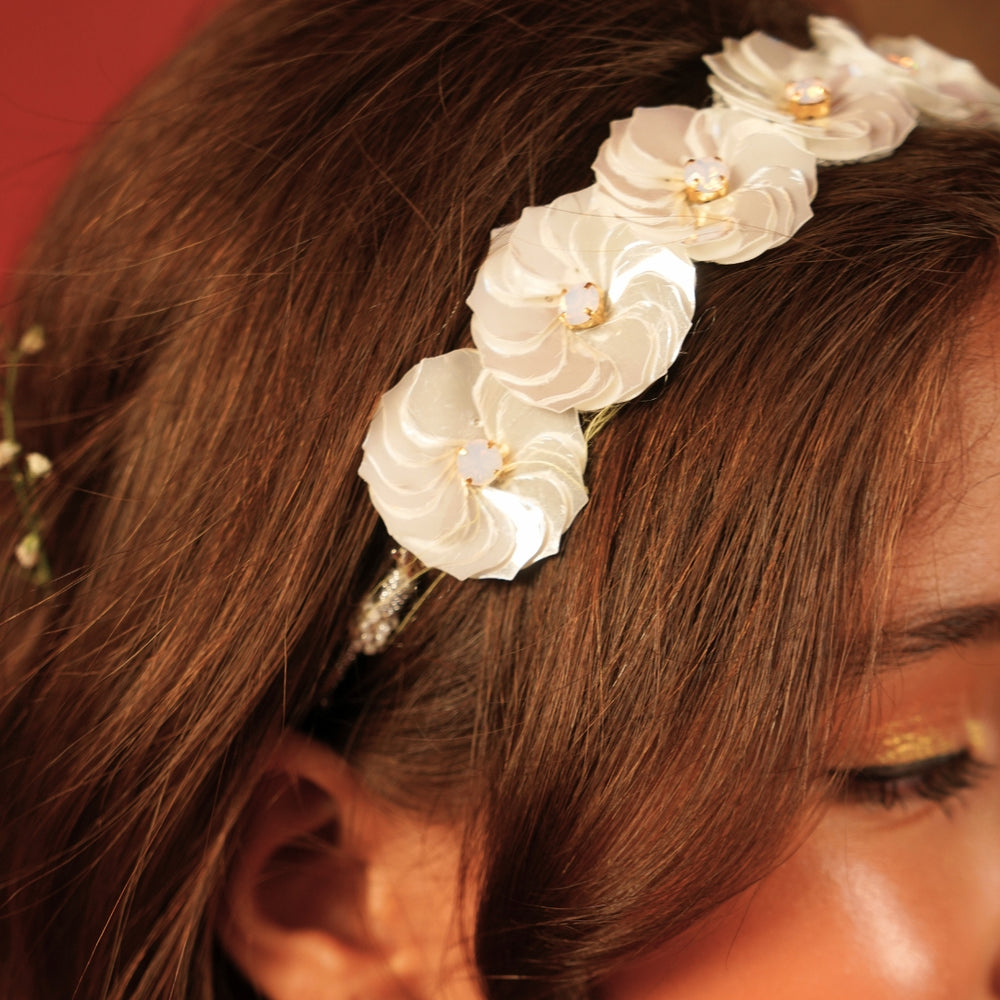 Elegant white petal headband with golden dori, perfect ethnic accessory for weddings and festivals in Gurgaon DLF Phase 5.