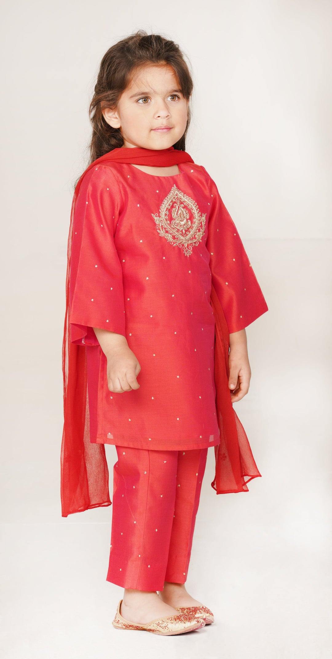 Red delicate hand-embroidered suit salwar for girls for Eid and wedding celebration in Dubai