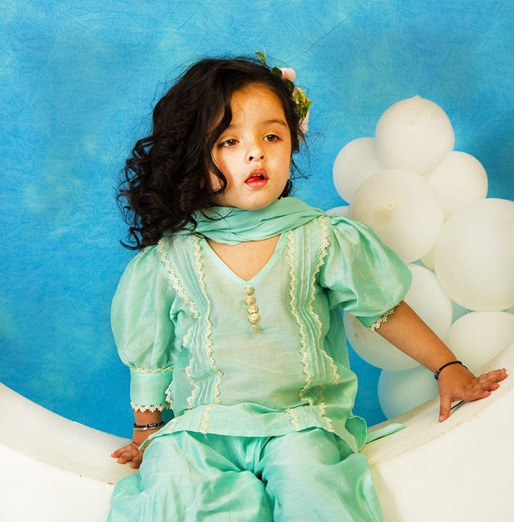 The Ultimate Guide to Choosing the Best Ethnic Wear for Girls The Ultimate Guide to Choosing the Best Ethnic Wear for Girls